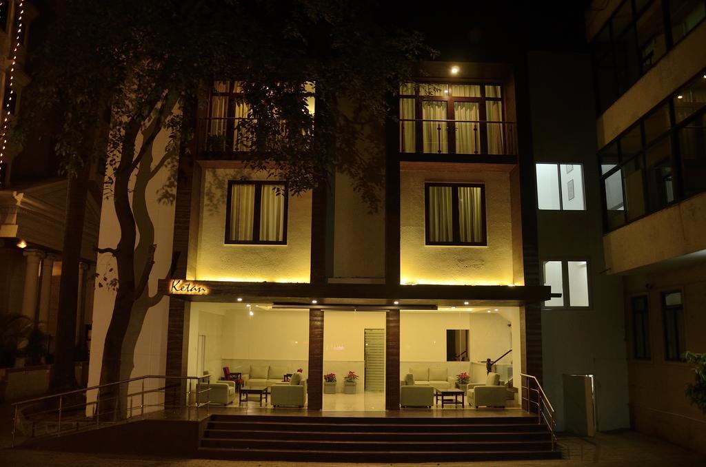 Hotel Ketan Pune Esterno foto