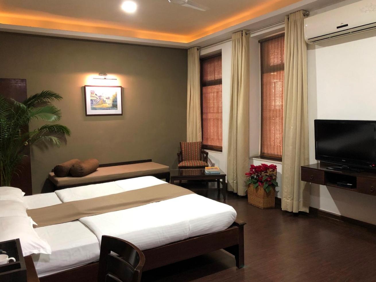 Hotel Ketan Pune Esterno foto