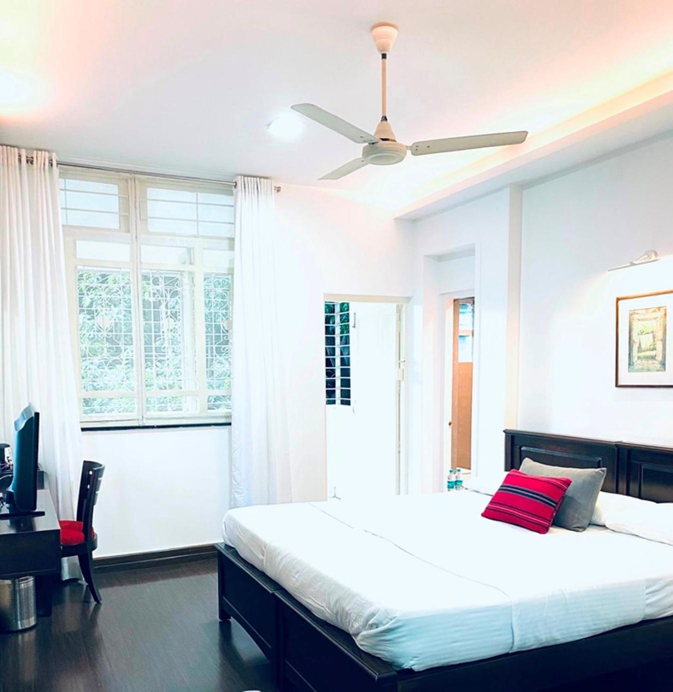 Hotel Ketan Pune Esterno foto